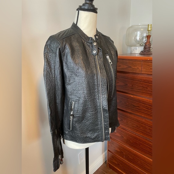 Whistles women’s leather jacket size 6 small rip on shoulder - Picture 3 of 9